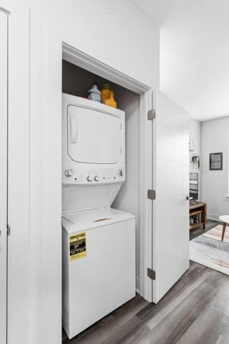 Mid-Century Modern Studio Cozysuites Downtown Indianapolis Exteriör bild